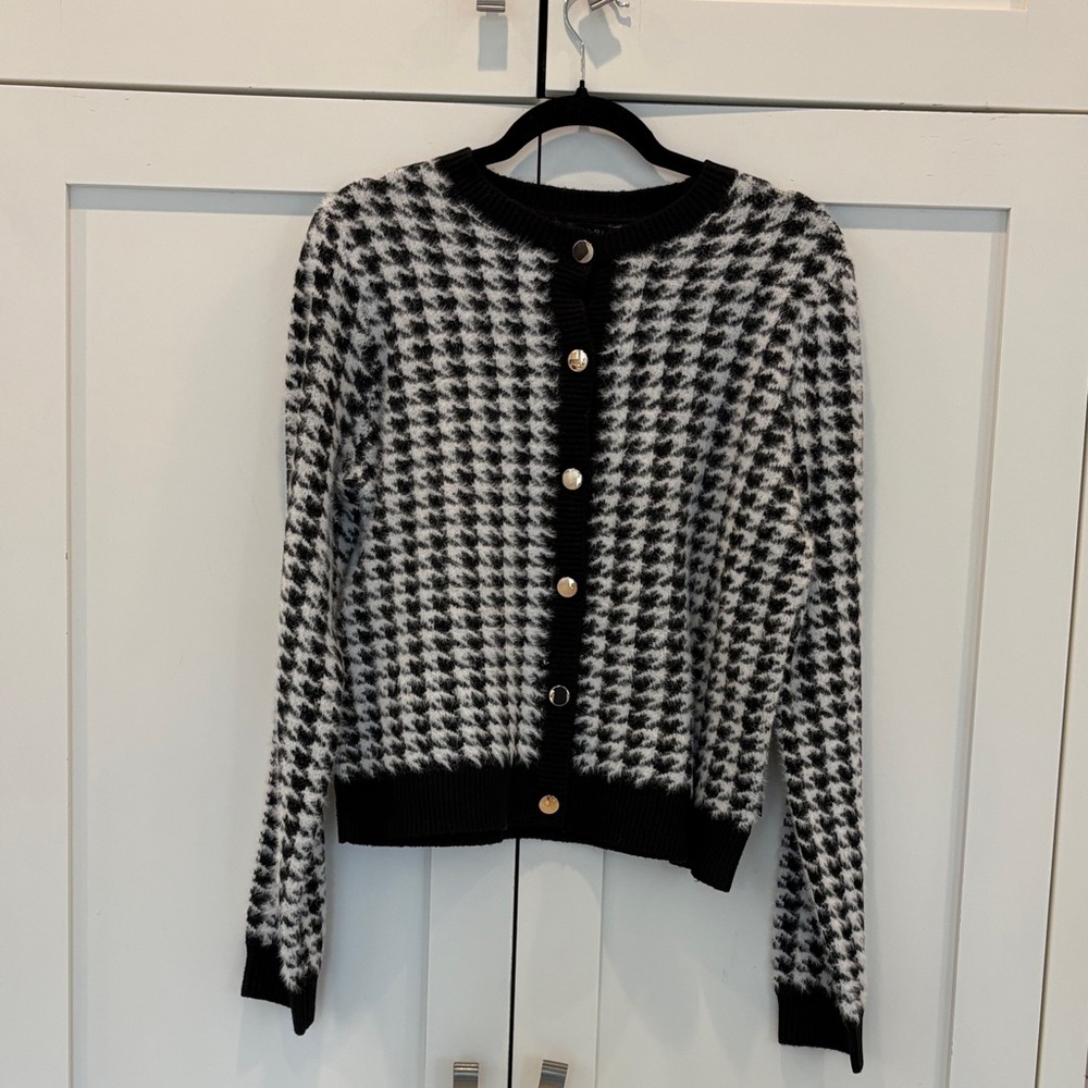 Tahari Black and White Houndstooth Sweater - Picture 2 of 6